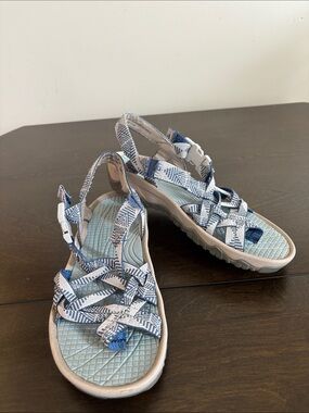Bear Trap Sandals Tacy size 8